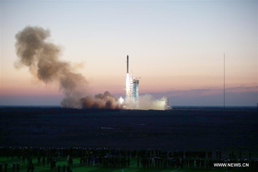 La Chine lance son premier satellite de recherche de la matière noire