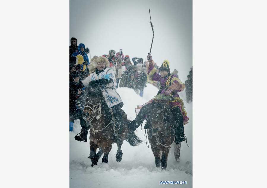 Chasse à ski dans le Xinjiang