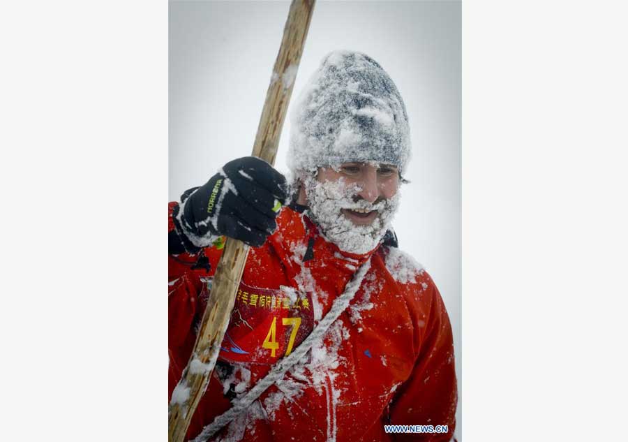 Chasse à ski dans le Xinjiang