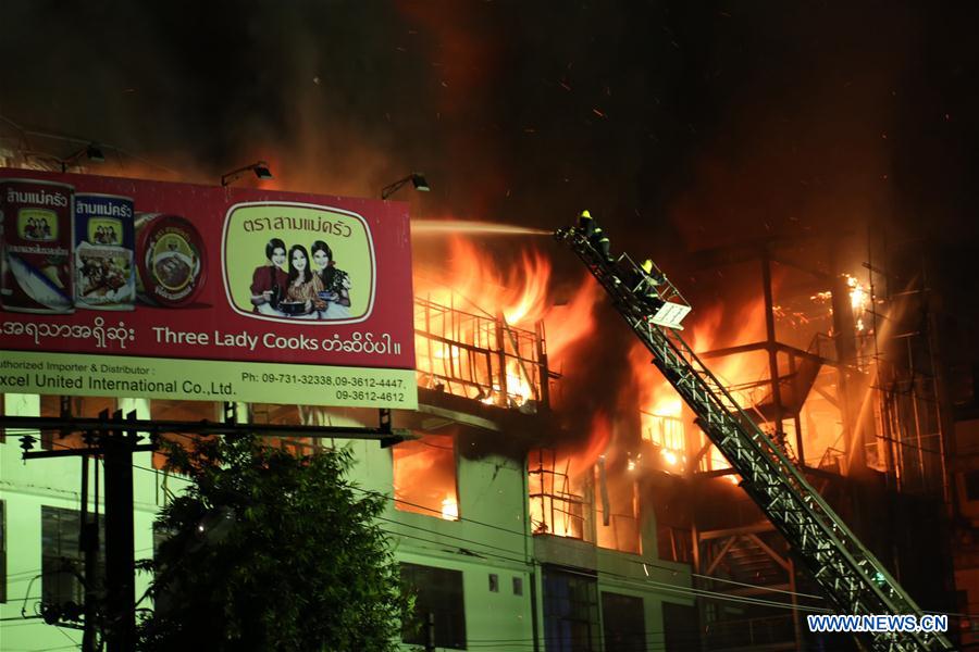 Un incendie dévaste un important marché à Rangoon, au Myanmar