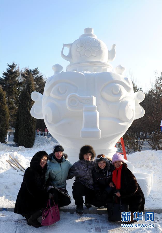 Harbin : les chefs-d'œuvre du Concours international de sculpture sur neige pour étudiants