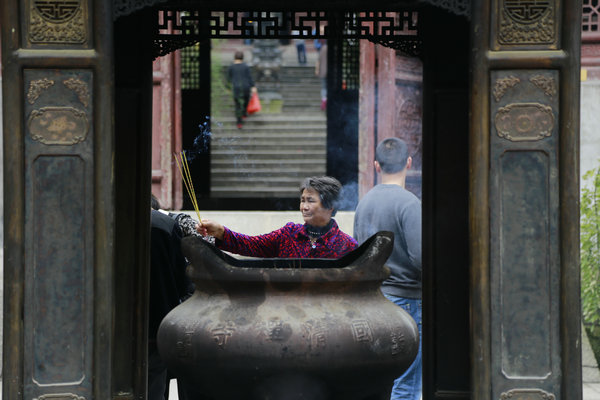 Tiantai, le lieu de naissance de bouddhisme chinois, demeure un lieu de pèlerinage
