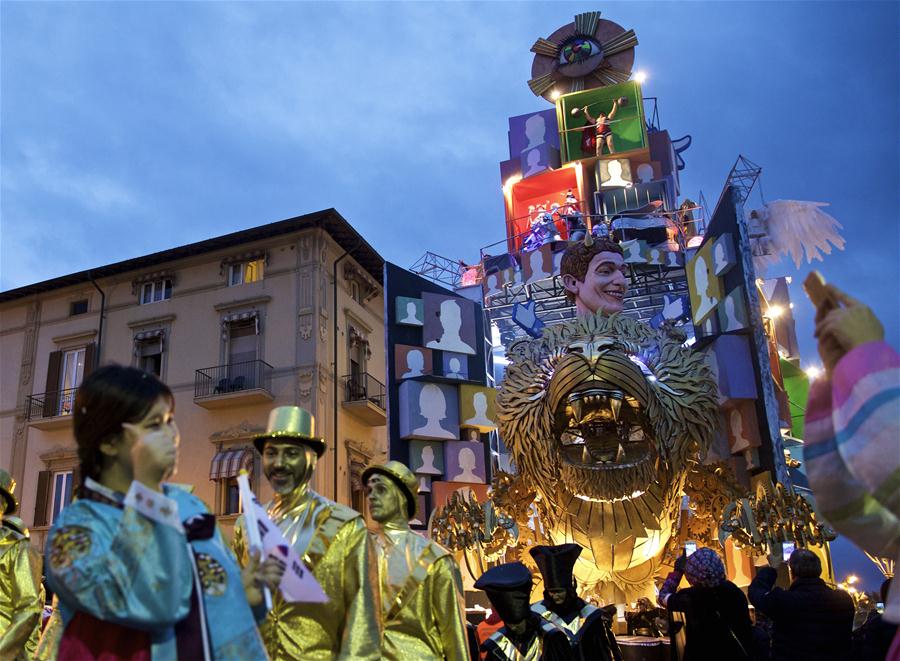Le carnaval de Viareggio en Italie