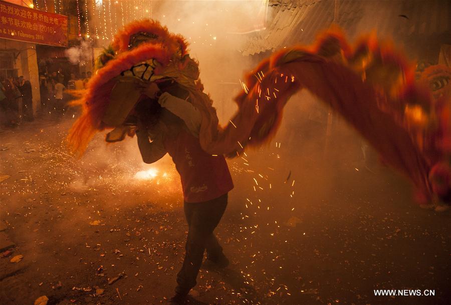 EN IMAGES: Le Nouvel An chinois célébré à travers le monde