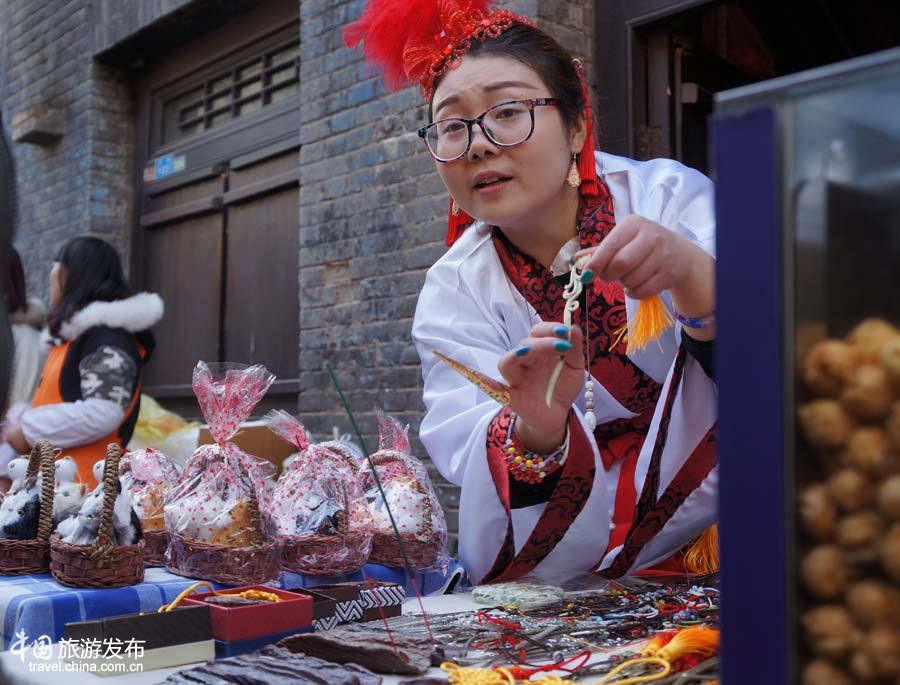 Les coutumes folkloriques attirent 330 000 touristes à Zhoucun pendant la fête du Printemps