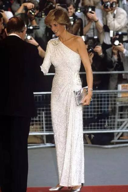 Exposition : la garde-robe de la princesse Diana