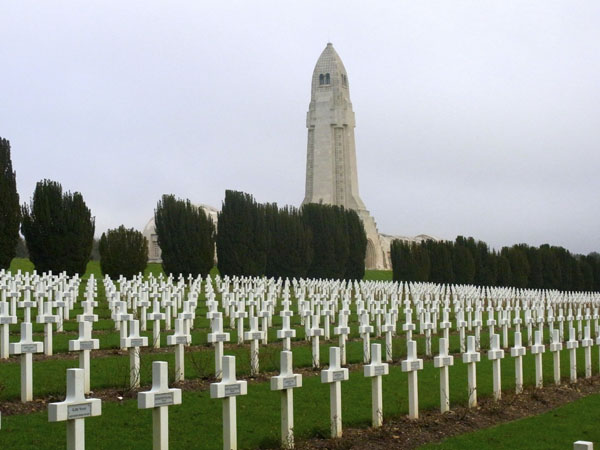 La France célèbre les 100 ans de la bataille de Verdun