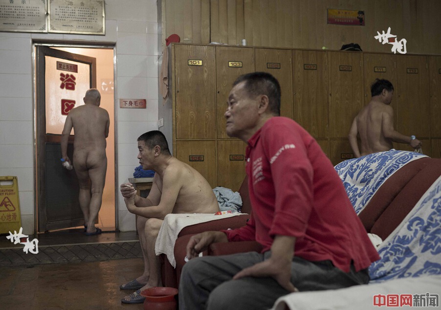 Shanghai : nostalgie des vieux bains publics 