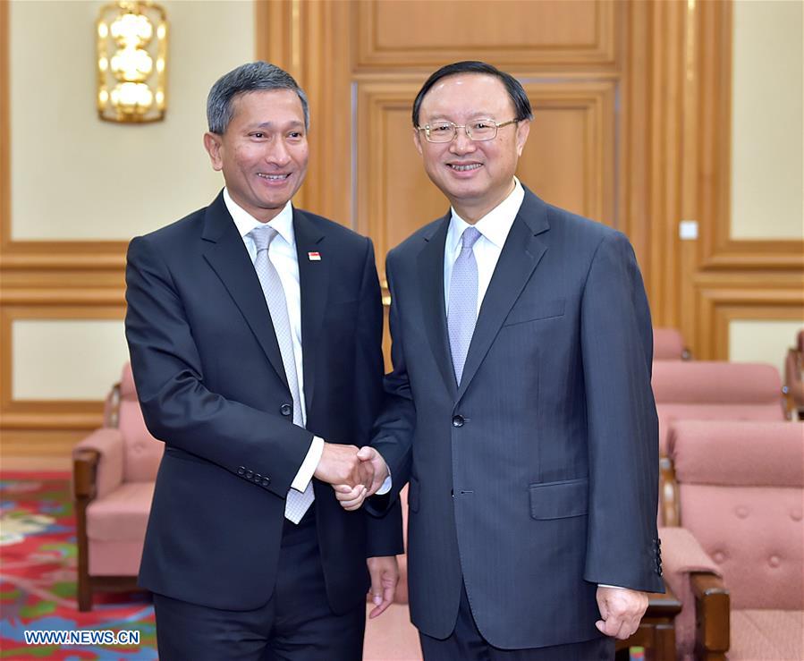 De hauts diplomates chinois et singapourien discutent des liens bilatéraux et des relations Chine-ASEAN