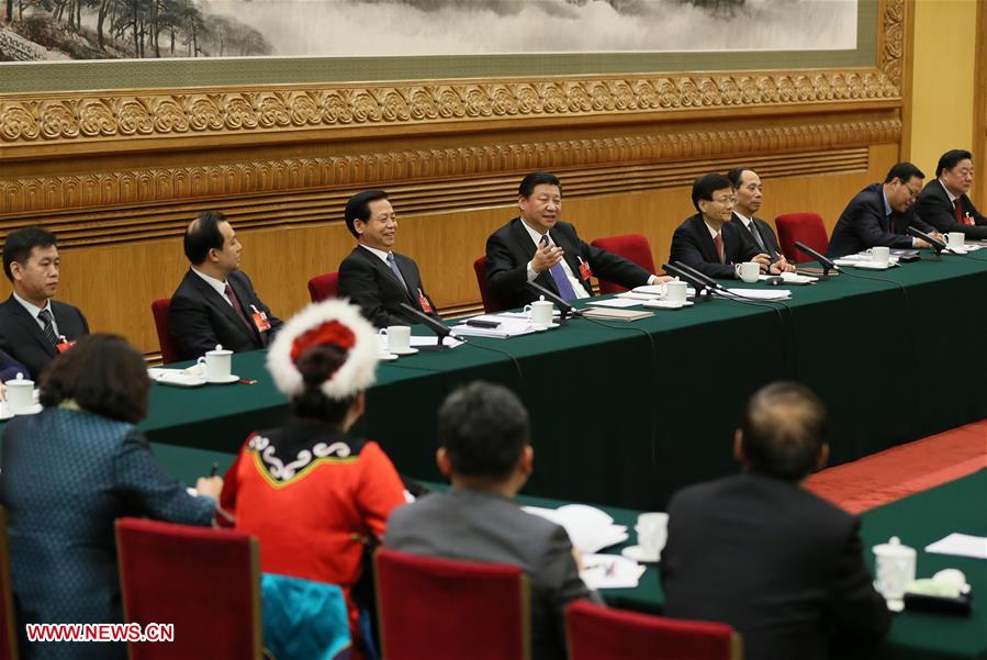 Le président chinois Xi Jinping met l'accent sur la construction économique