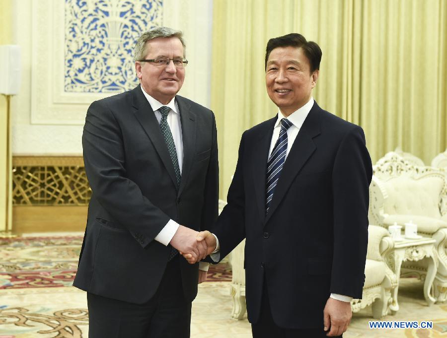 Le vice-président chinois rencontre l'ancien président polonais