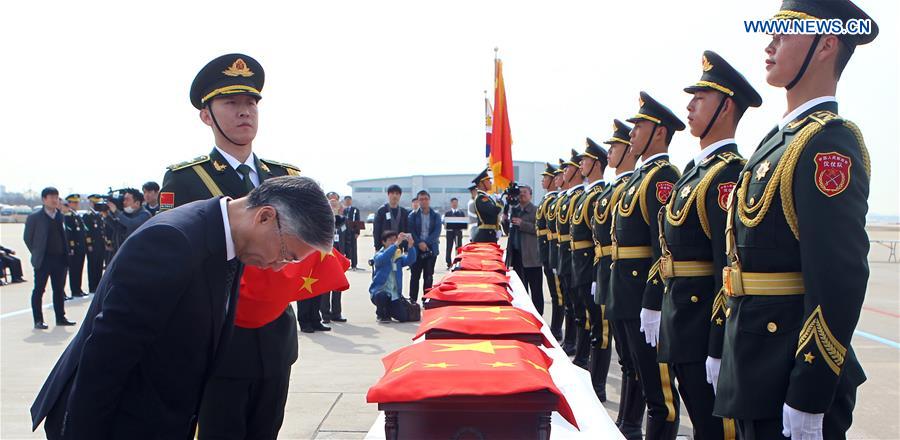 La Corée du Sud remet à la Chine les restes de 36 soldats chinois tués pendant la guerre de Corée