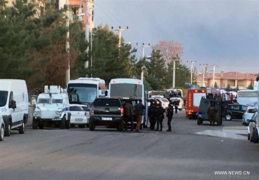 Turquie : sept policers tués dans l'attentat à la voiture piégée