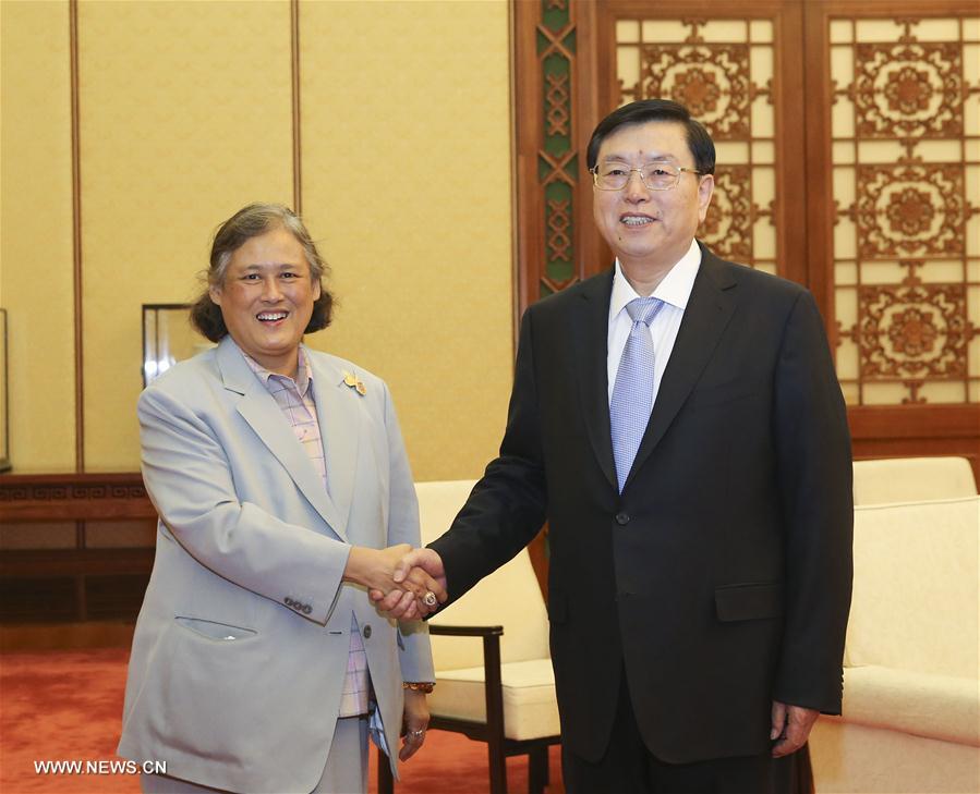Le plus haut législateur chinois rencontre la princesse thaïlandaise