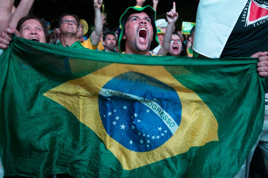 La Chambre des députés brésilienne approuve la destitution de la présidente Dilma Rousseff