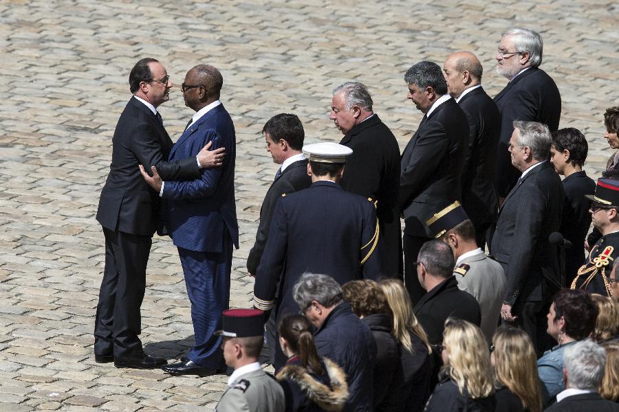 France : Hommage national pour les trois militaires tués au Mali