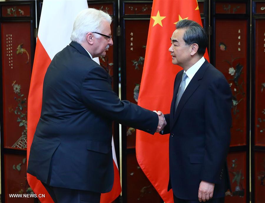 Entretien entre les ministres chinois et polonais des AE sur les relations bilatérales