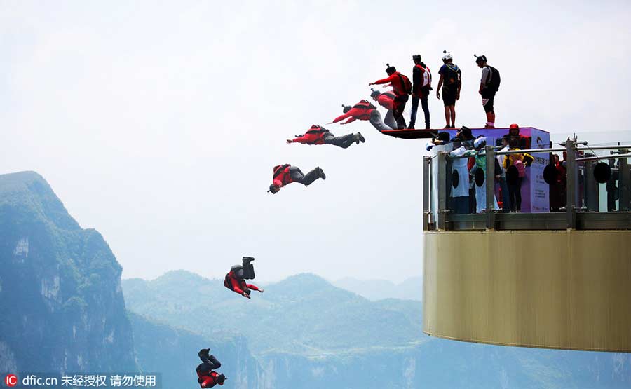 Chongqing : épreuve mondiale de parachutisme à basse altitude
