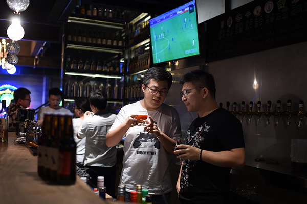 Deux étudiants chinois reviennent de l'étranger pour ouvrir une brasserie dans le Hunan