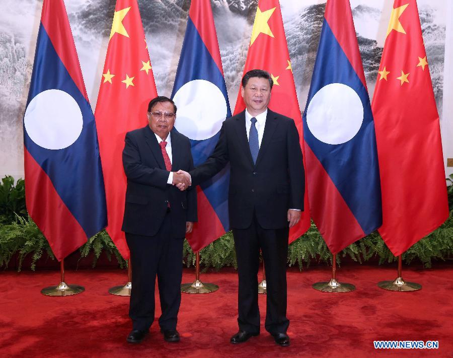Xi Jinping s'entretient avec le dirigeant du Laos pour renforcer les relations