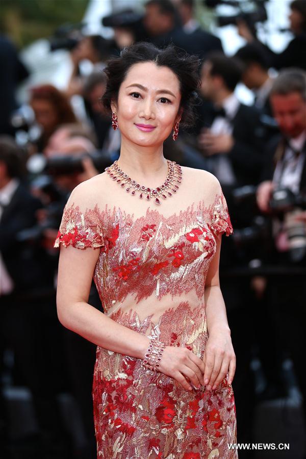 Des célébrités chinoises sur le tapis rouge pour l'ouverture du 69e Festival de Cannes