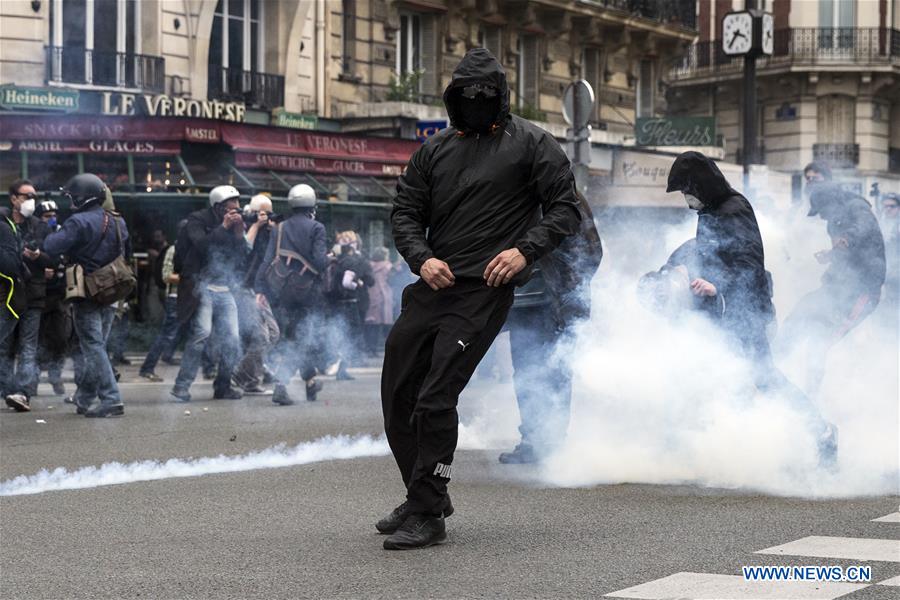 France : plus de 10 000 manifestants mobilisés contre la loi Travail à Paris