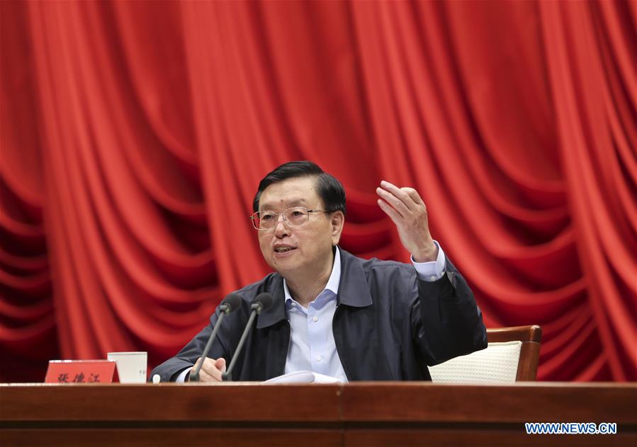 Zhang Dejiang donne une conférence à l'Ecole du Parti sur le système de l'Assemblée populaire
