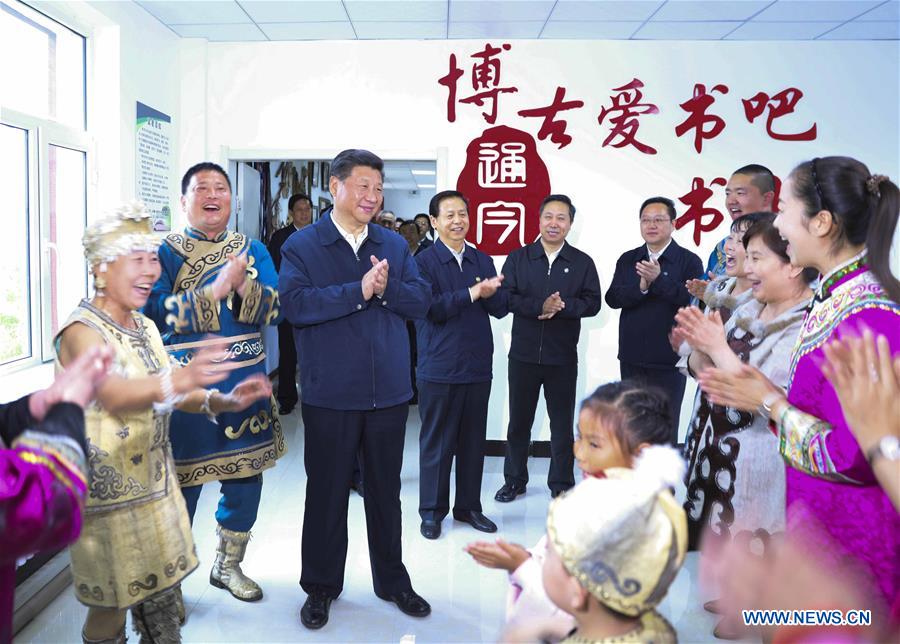 Xi Jinping promet une vie meilleure pour l'ensemble des groupes ethniques en Chine