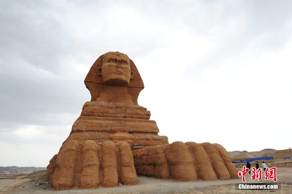 Sphinx et Parthénon dans l’ouest de la Chine