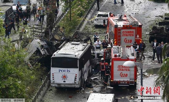 Attentat à la voiture piégée contre la police à Istanbul : au moins 11 morts et 36 blessés