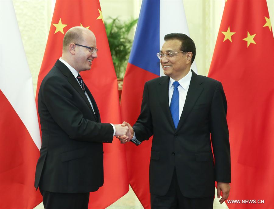 Le Premier ministre chinois rencontre son homologue tchèque