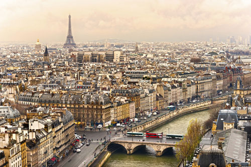 Un nouveau guide de voyage chinois à Paris