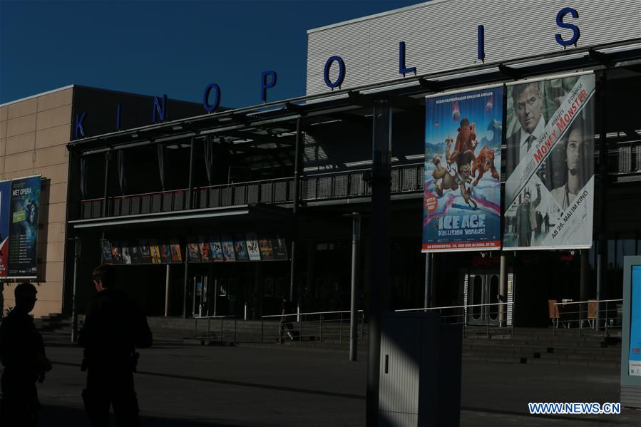 Un homme armé attaque un cinéma et est abattu par la police dans une ville du sud-ouest de l'Allemagne