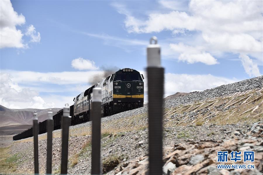 Qinghai-Tibet : une voie ferrée verte pour une zone de terre pure 