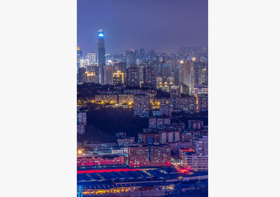 Un jeune Chinois met en lumière la beauté nocturne de Chongqing