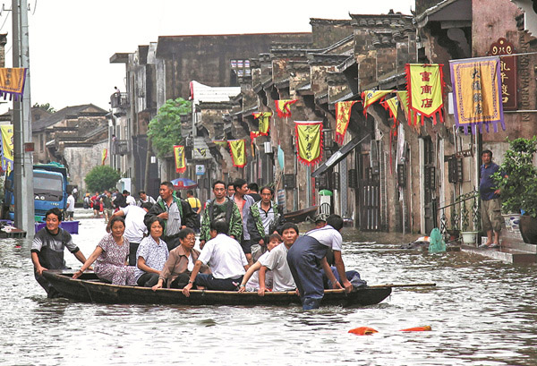 Lancement d'un deuxième avertissement pour le Yangtsé après un pic d'inondations