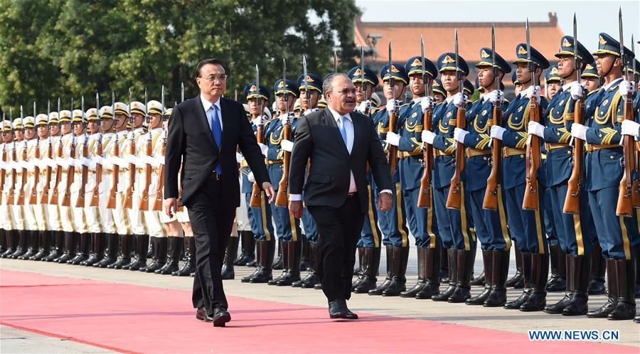 Li Keqiang s'engage à intégrer davantage les stratégies de développement de la Chine et de la PNG