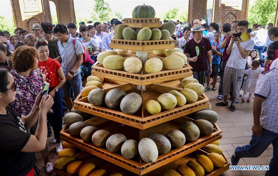 Le Festival du melon de Hami au Xinjiang en 2016