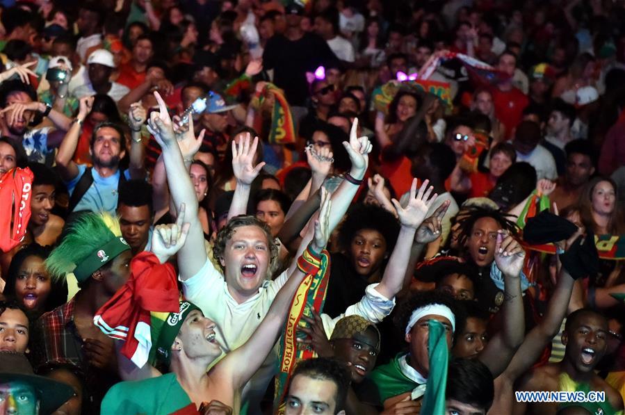 Les supporters célèbrent la victoire de l'équipe du Portugal dans l'Euro 2016