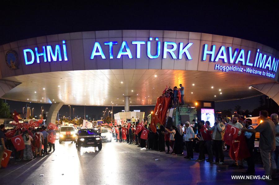 Manifestation soutenant le président turc Erdogan à Istanbul