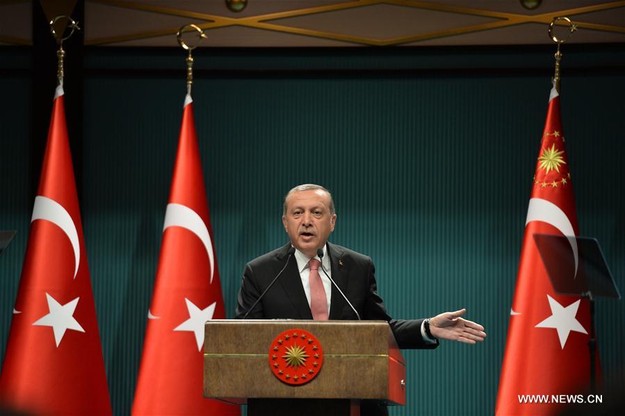 Le président turc déclare un état d'urgence de 3 mois