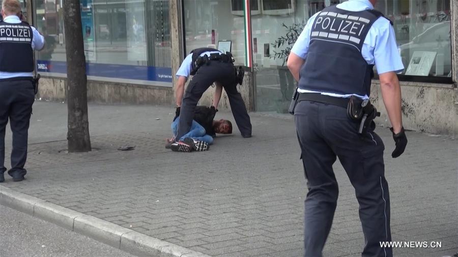 Allemagne : un homme attaque des passants à Reutlingen avec une machette, un mort et deux blessés