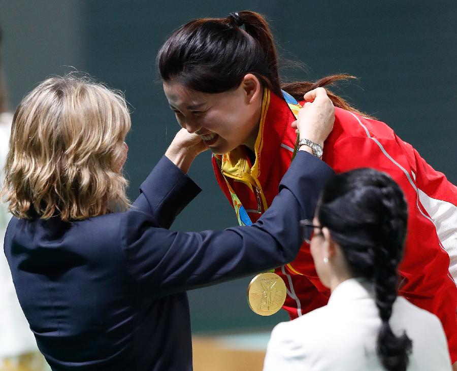 JO 2016 : la tireuse Zhang Mengxue apporte la première médaille d'or à la Chine