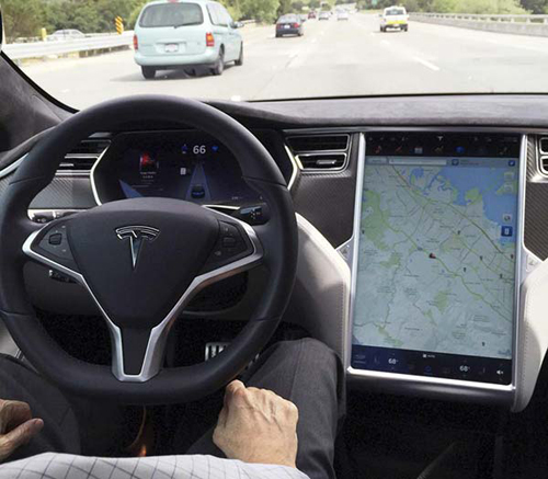 Premier accident d'une voiture Tesla avec pilotage automatique branché en Chine