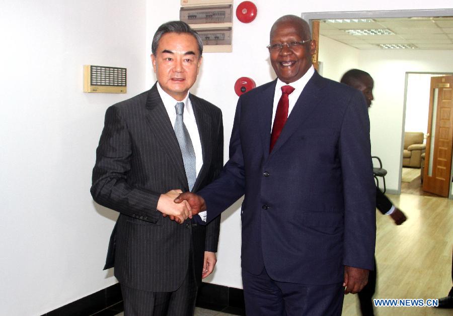 La Chine s'efforce de contribuer à la paix et à la stabilité en Afrique, affirme Wang Yi