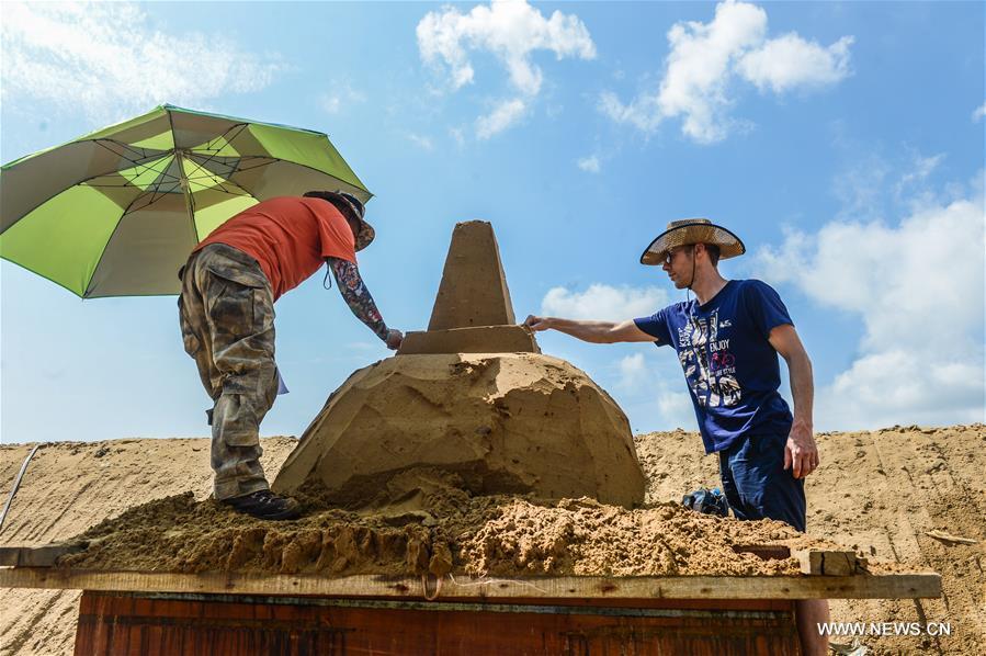Des sculptures de sable pour saluer le Sommet du G20