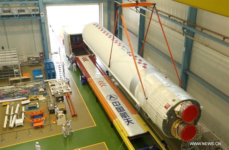 Départ de la fusée Longue Marche-5 pour le site de lancement