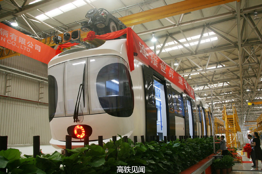 Chine : le premier skytrain descend de la ligne d’assemblage