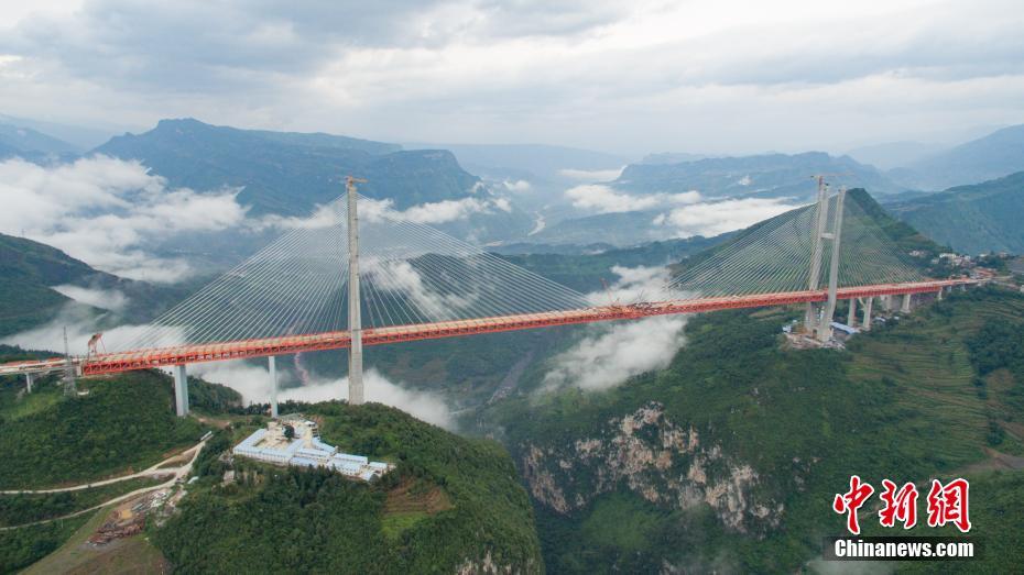 Jonction du pont le plus haut au monde 