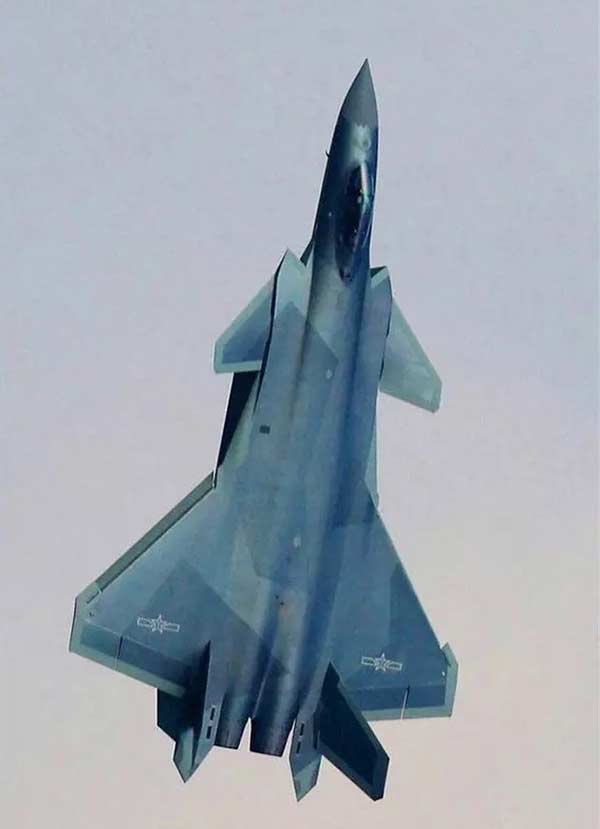 Chine : vol d’essai du chasseur J-20